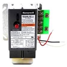 Honeywell R8184M1051 45 Second Cad Cell Relay with 24Volt Curcuit 